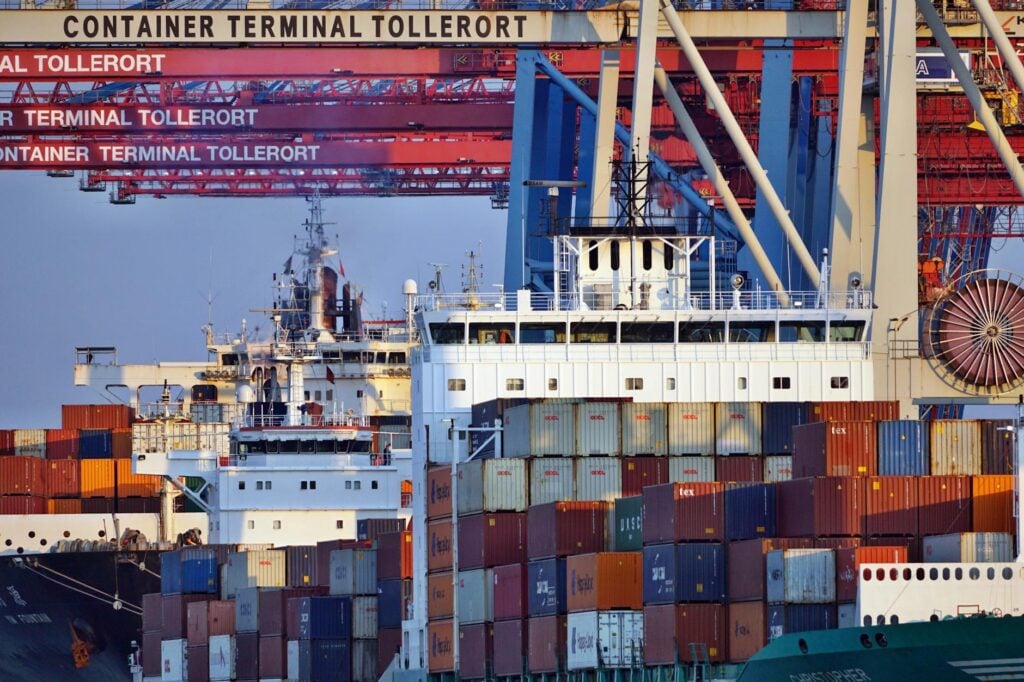 Docker Multi-Stage Builds: Shrink Your Image Without Breaking the Deploy 1